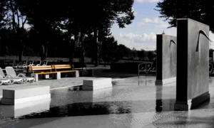 Parka betona sols Roma ar atzveltni