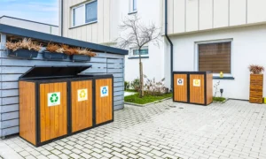 Atkritumu nojume Herakles III trīs konteineriem