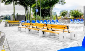 Parka betona sols Roma ar atzveltni