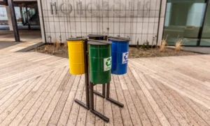 Atkritumu šķirošanas tvertne Koniczyna
