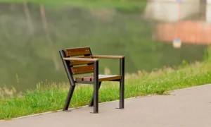 Parka krēsls Gladiator ar koka roku balstiem