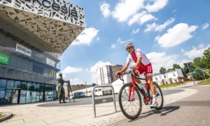 U veida velosipēdu statīvs