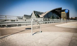 Slīpais U veida velosipēdu statīvs