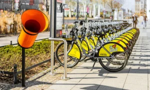 Atkritumu urna velobraucējiem BIKER